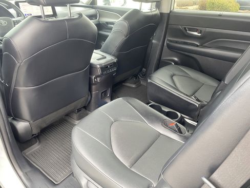 Used 2024 Toyota Grand Highlander XLE image 18