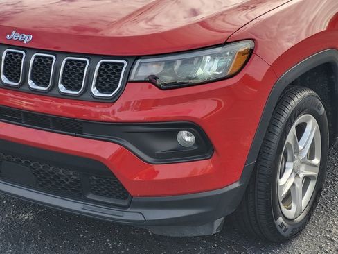 Used 2024 Jeep Compass Latitude image 7