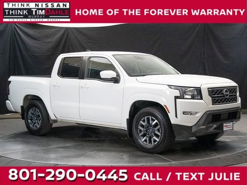 Used 2022 Nissan Frontier SV image 1
