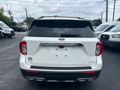 Used 2023 Ford Explorer XLT w/ Equipment Group 202A AWD/4WD image 14