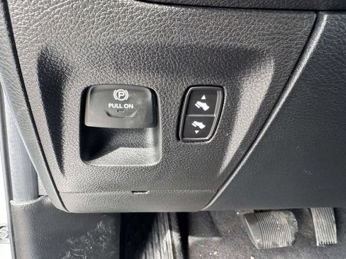 Used 2025 RAM 1500 Laramie AWD/4WD image 23
