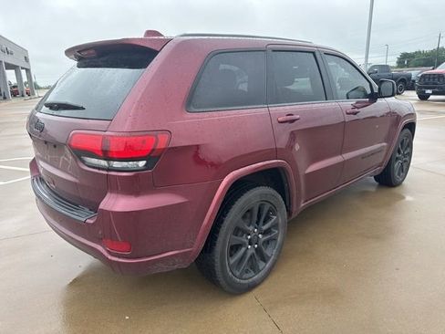 Used 2019 Jeep Grand Cherokee Altitude image 7