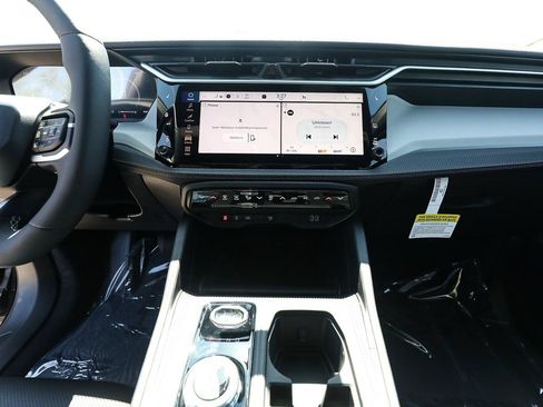 New 2026 Jeep Cherokee Limited AWD/4WD image 14