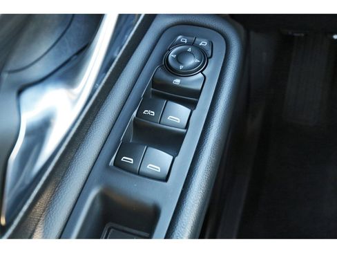 Used 2024 GMC Terrain SLT image 15