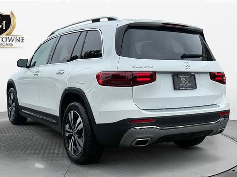 Used 2025 Mercedes-Benz GLB 250 image 3