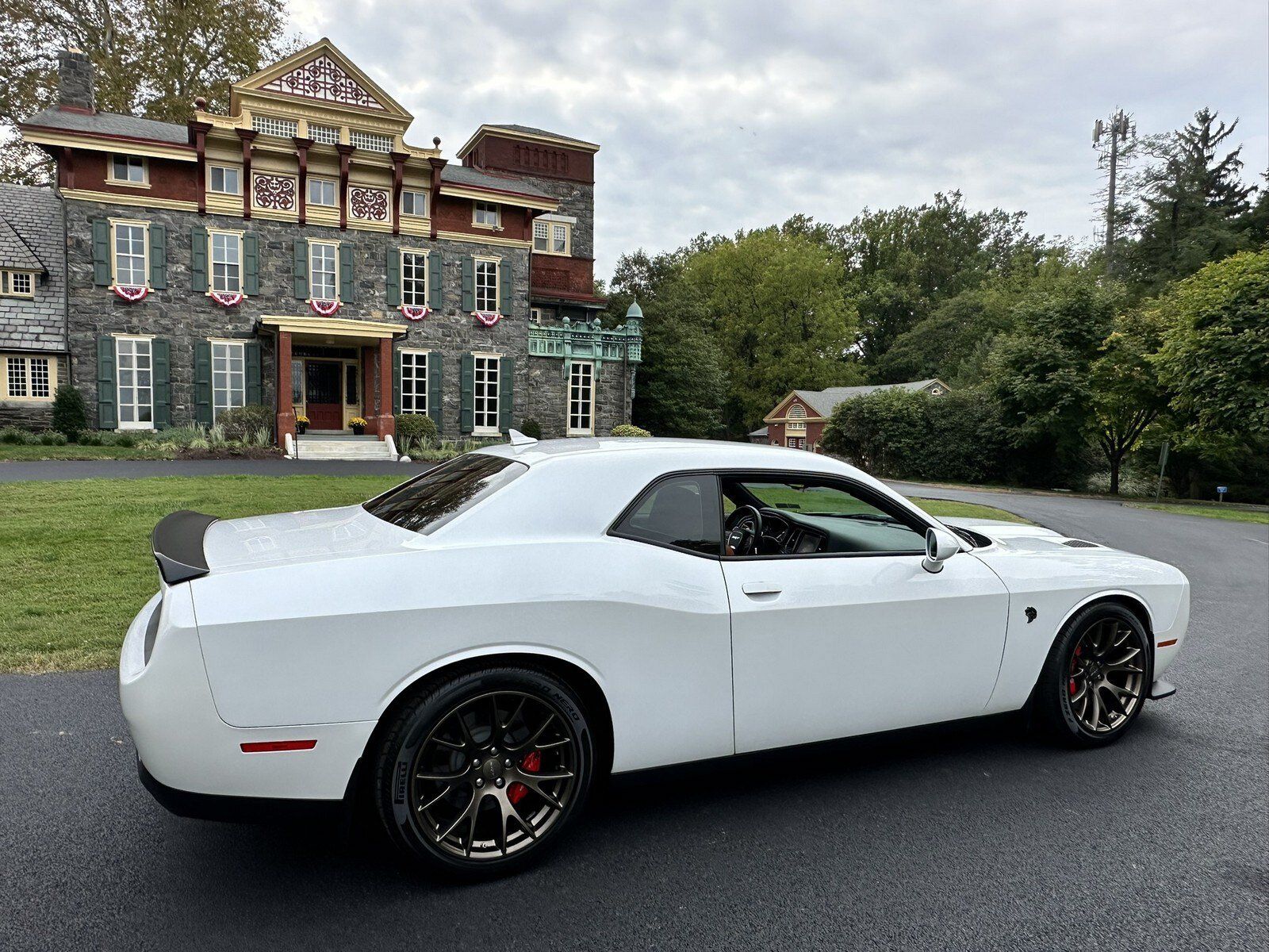 Used 2015 Dodge Challenger SRT Hellcat RWD image 11