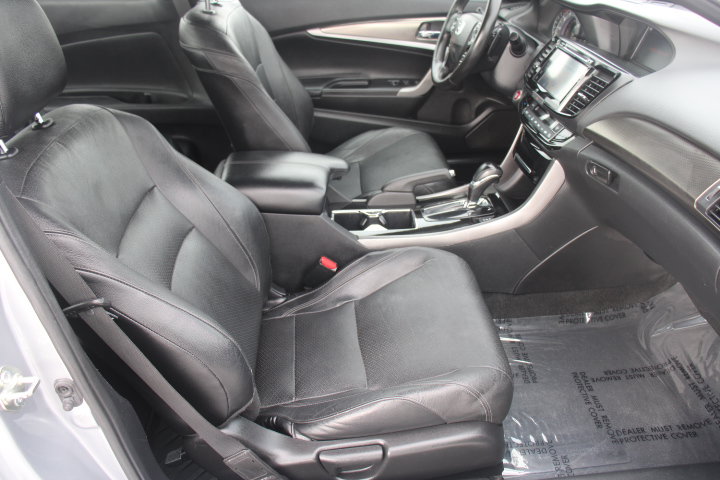 Used 2016 Honda Accord Touring image 16