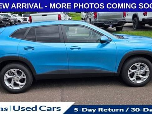 Used 2026 Chevrolet Trax LS w/ LS Convenience Package FWD image 11