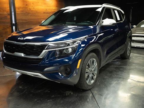 Used 2023 Kia Seltos S image 2