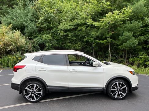 Used 2018 Nissan Rogue Sport SL w/ SL Premium Package AWD/4WD image 6