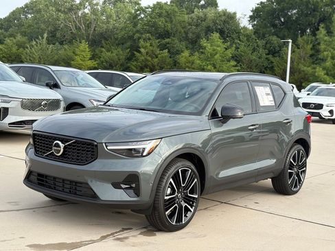 New 2026 Volvo XC40 B5 Ultra w/ Protection Package Premier image 2