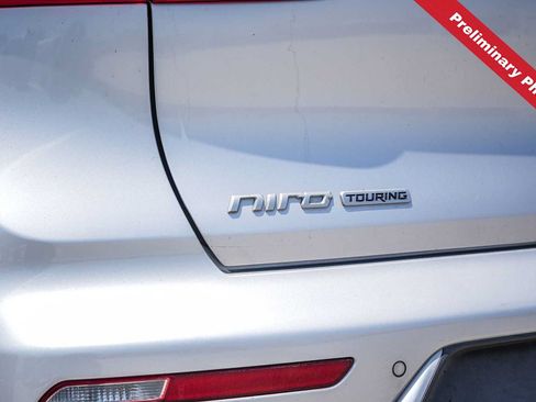 Used 2017 Kia Niro Touring w/ Advanced Technology Package FWD image 10