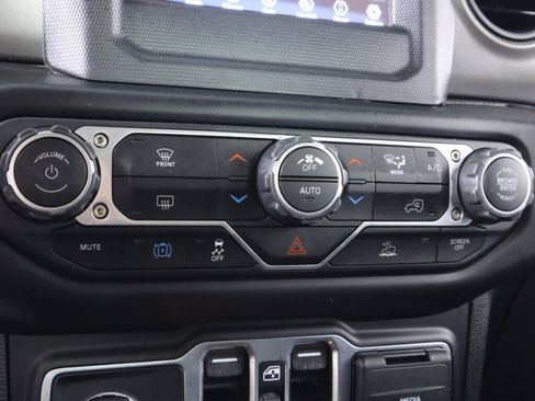 Used 2023 Jeep Wrangler Unlimited AWD/4WD image 23