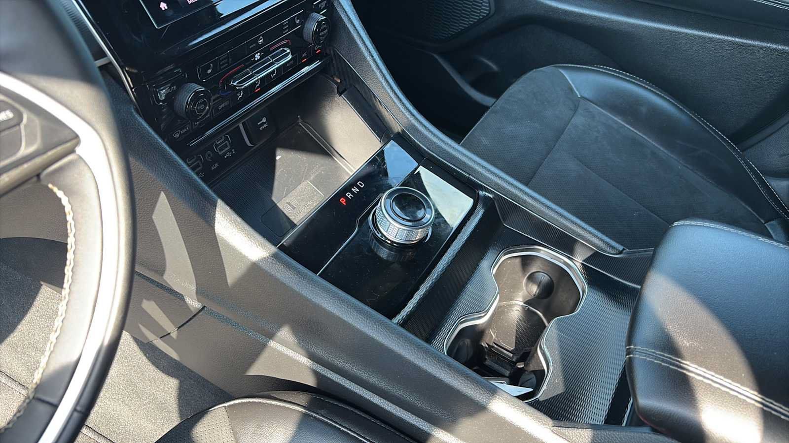 Used 2025 Jeep Grand Cherokee Altitude AWD/4WD image 19