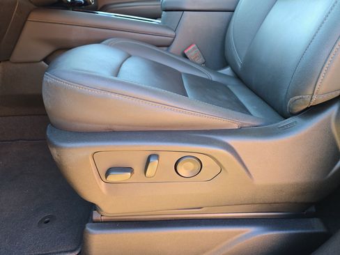 Used 2025 Chevrolet Tahoe Z71 image 17