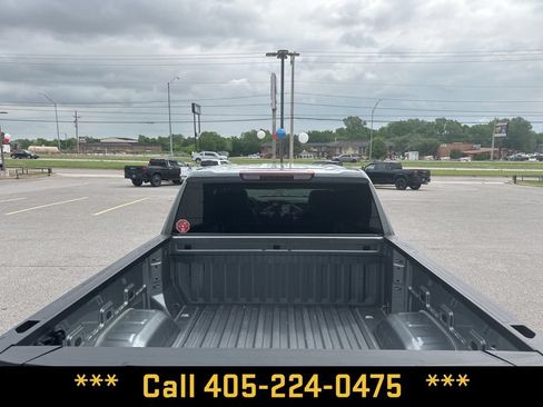 Used 2025 GMC Sierra 1500 SLT AWD/4WD image 7