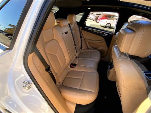 Used 2018 Porsche Macan S image 19