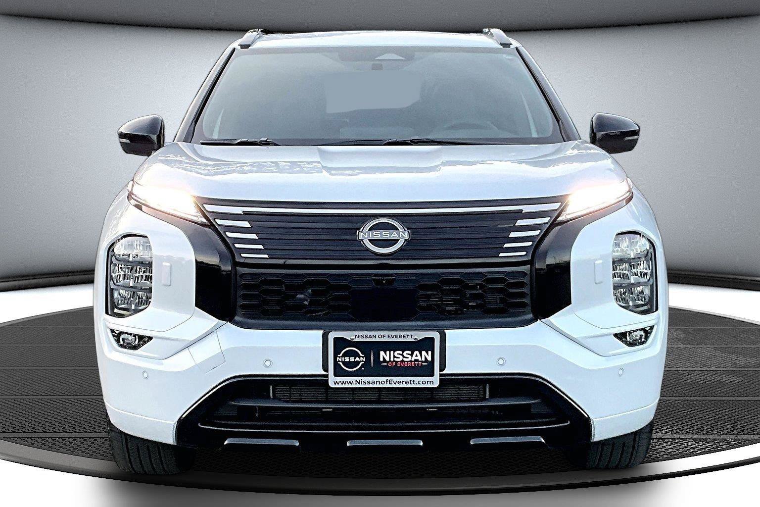 Used 2026 Nissan Rogue Platinum w/ Family Package AWD/4WD image 3