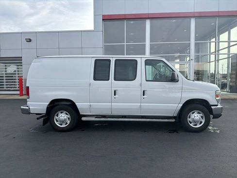 Used 2014 Ford E-250 and Econoline 250 w/ Power Group image 8