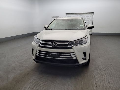 Used 2017 Toyota Highlander Limited image 15