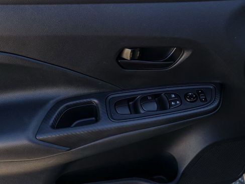 Used 2025 Nissan Versa S w/ Trunk Package image 23