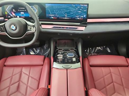 Used 2025 BMW 540i xDrive image 86