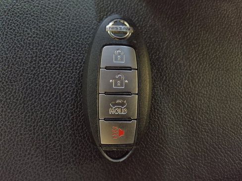 Used 2020 Nissan Versa SV FWD image 32