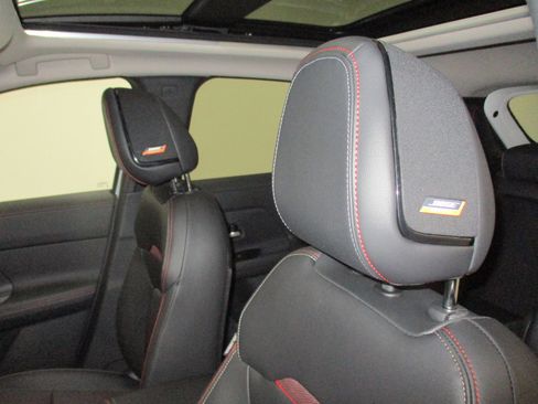 New 2026 Nissan Kicks SR w/ SR Premium Package image 18