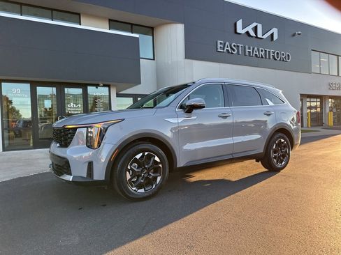 New 2026 Kia Sorento S image 1