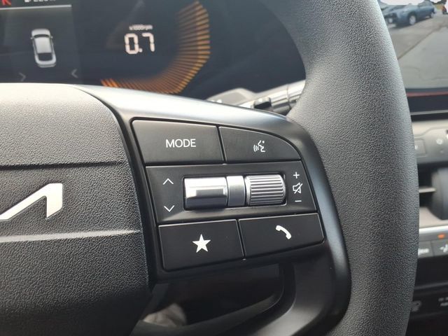 Used 2025 Kia K4 FWD image 27