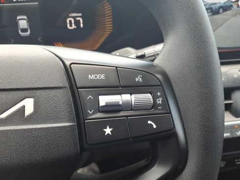 Used 2025 Kia K4 FWD image 27