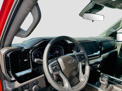 Used 2024 Chevrolet Silverado 1500 LT Trail Boss AWD/4WD image 11