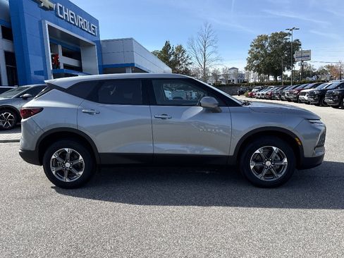 New 2025 Chevrolet Blazer LT w/ Driver Confidence Package FWD image 2