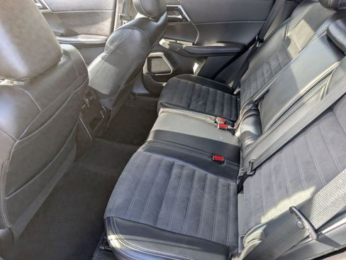 Used 2024 Mitsubishi Outlander SE image 15