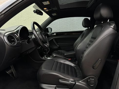 Used 2012 Volkswagen Beetle Turbo FWD image 15