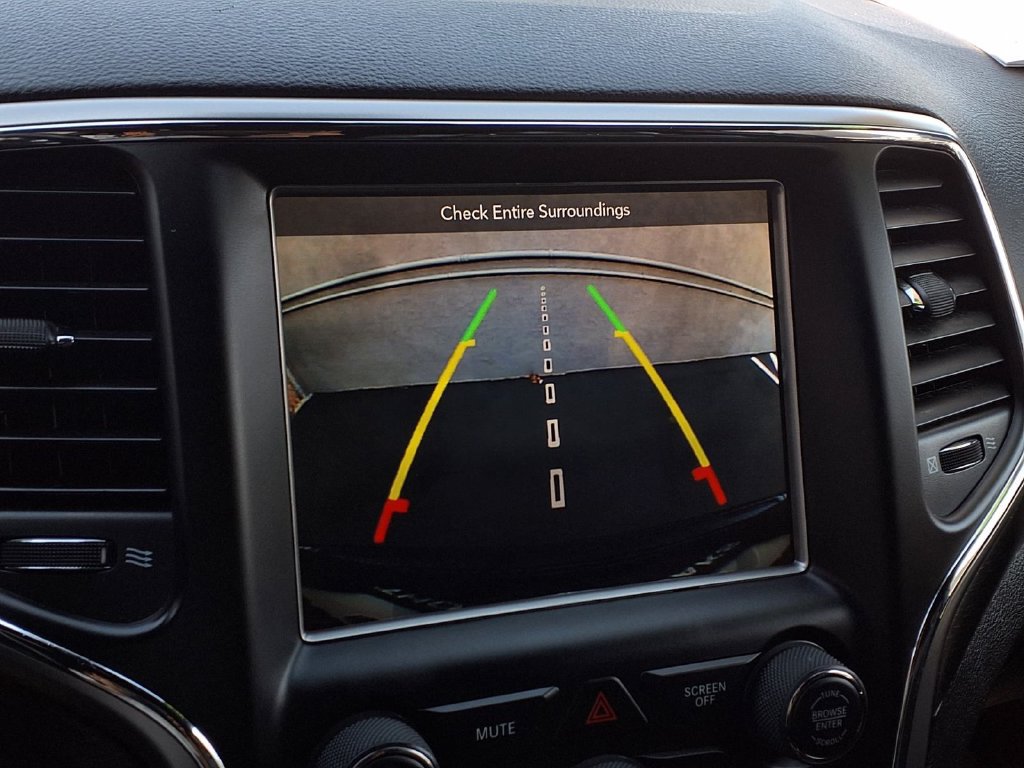 Used 2018 Jeep Grand Cherokee Altitude RWD image 9