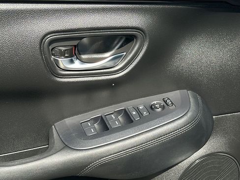 Used 2023 Honda HR-V LX image 17