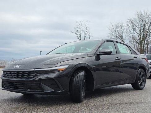 New 2026 Hyundai Elantra Sport FWD image 11