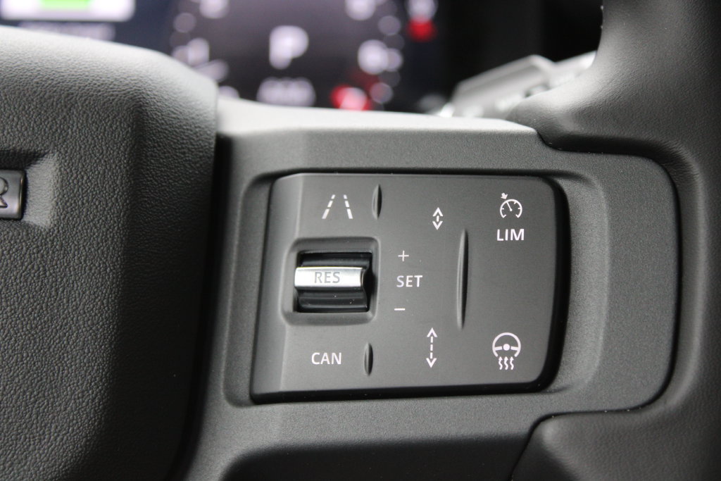 New 2026 Land Rover Defender 110 X-Dynamic SE AWD/4WD image 14