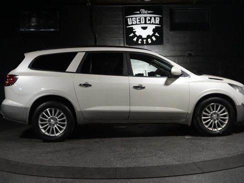Used 2009 Buick Enclave CXL w/ Entertainment Package #2 image 6