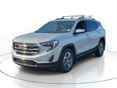 Used 2021 GMC Terrain SLT w/ Infotainment Package II image 2