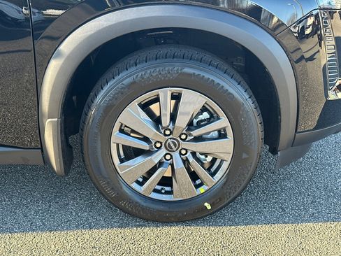 New 2026 Nissan Pathfinder SV image 12