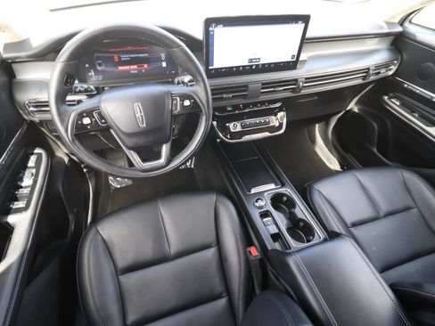 Used 2024 Lincoln Corsair FWD image 6