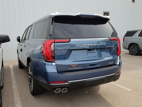 New 2026 GMC Yukon XL Denali Ultimate image 3