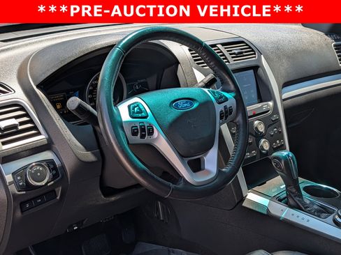Used 2013 Ford Explorer XLT image 22