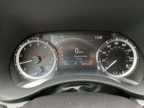 Used 2025 Toyota Highlander XLE AWD/4WD image 17