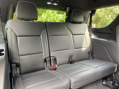 Used 2025 Chevrolet Tahoe Premier AWD/4WD image 23