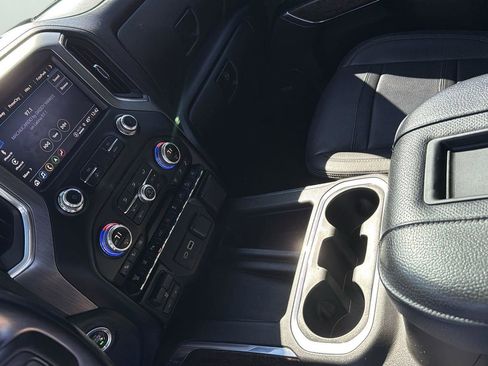 Used 2022 GMC Sierra 2500 Denali w/ Denali Black Diamond Edition image 21