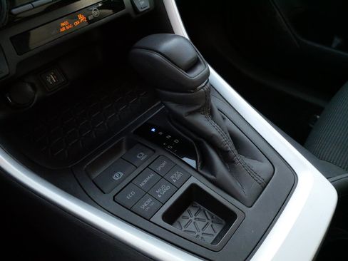 Certified 2024 Toyota RAV4 LE image 24