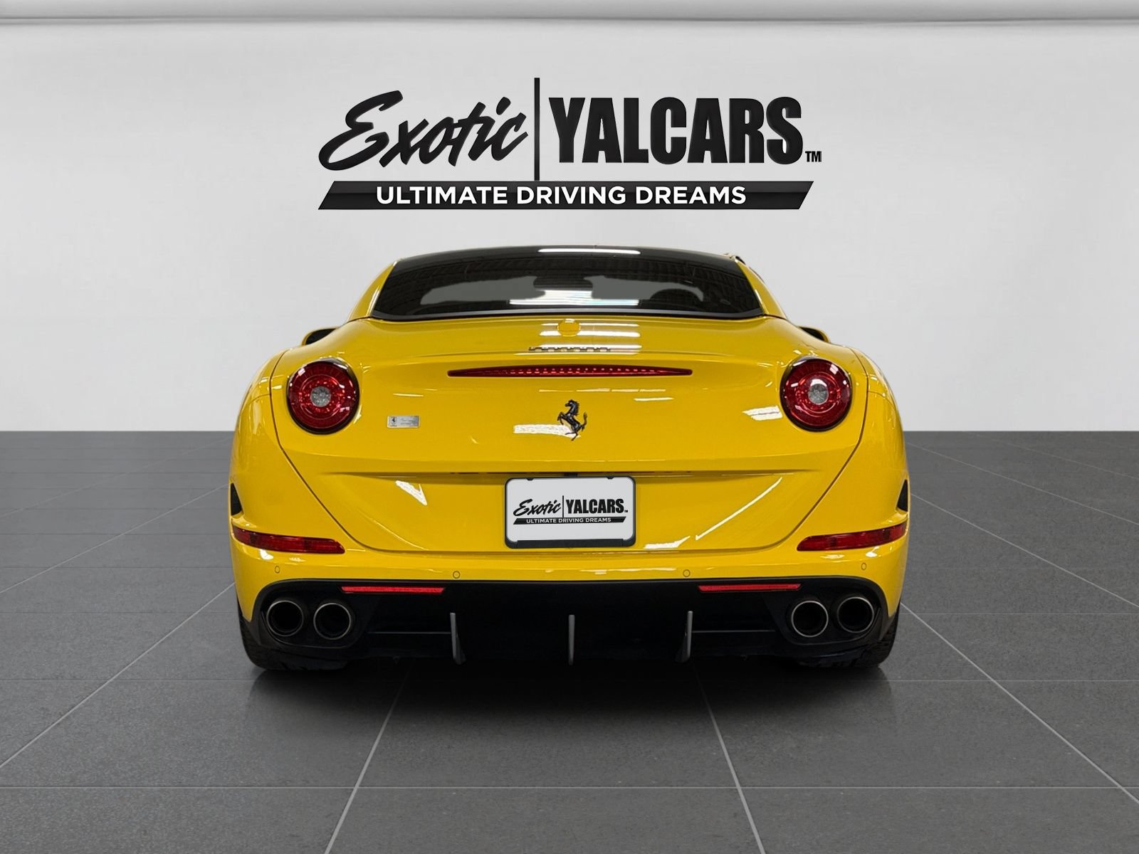 Used 2015 Ferrari California T RWD image 4